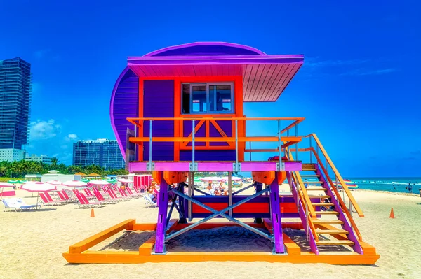 MIAMI BEACH, FLORIDA, ABD, Mayıs 03 2019: Miami Beach, Florida, ABD 'deki South Beach' teki körfez izleme kulesi.