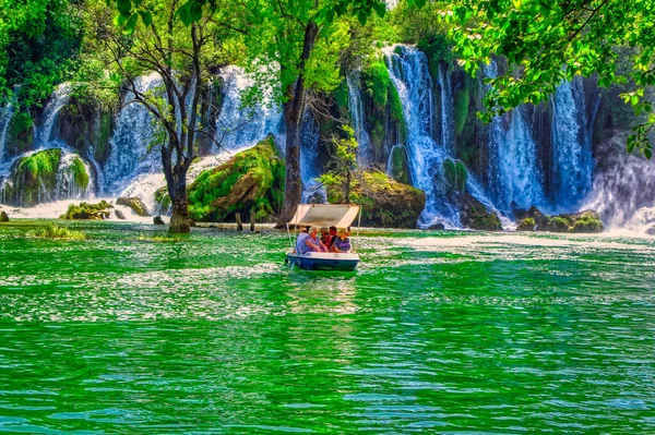 Kravice Waterfalls Bosnia Herzegovina 2019 Június Turisták Kis Hajón Híres — Stock Fotó