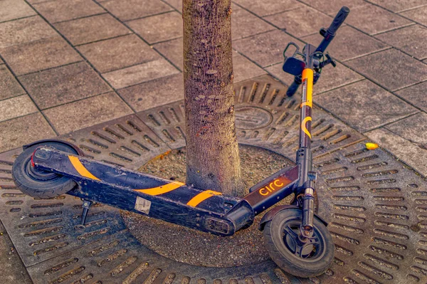 Stockholm Sweden September 2019 Electrical Scooter Laying Concrete Path Downtown — Stock Photo, Image