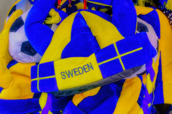 Stockholm Sweden Września 2019 Kapelusz Szwedzkich Kolorach Narodowych Wystawiony Sklepie — Zdjęcie stockowe
