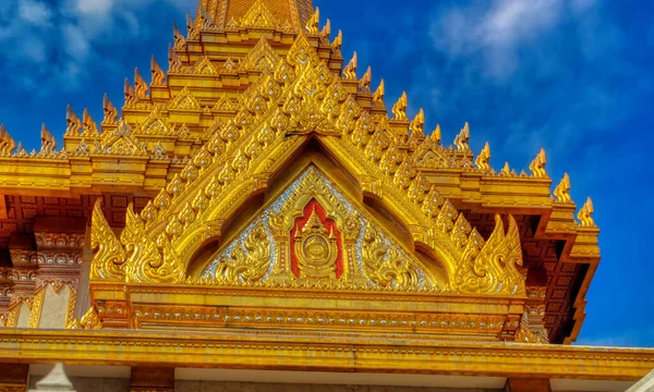 Decorações Revestidas Ouro Dentro Templo Budista Bangkok Tailândia — Fotografia de Stock