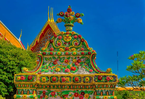 Decorações Tradicionais Coloridas Estruturas Templos Budistas Bangkok Tailândia — Fotografia de Stock