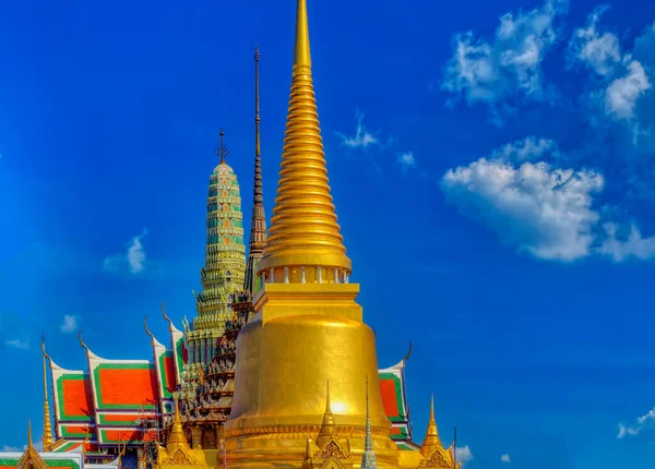 Golden Coated Chedi Structure Other Template Buildings Royal Palace Bangkok — Stock fotografie