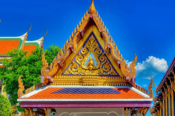 Farbenfrohe Traditionelle Dekorationen Buddhistischen Tempelobjekten Bangkok Thailand — Stockfoto