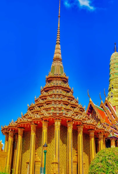 Decorações Tradicionais Coloridas Objetos Templos Budistas Bangkok Tailândia — Fotografia de Stock