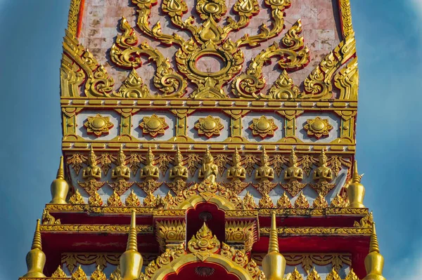 Tradycyjna Tajska Świątynia Ozdobne Dekoracje Elewacyjne Elewacji Ścianach Świątyni Phuket — Zdjęcie stockowe