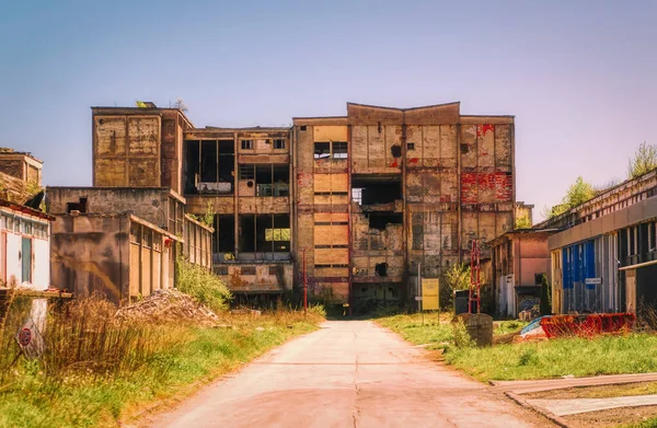 Zbytky Opuštěné Továrny Těžkého Průmyslu Postavené Využívané Během Komunistické Éry — Stock fotografie