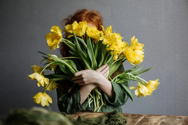 Red Haired Girl Green Linen Dress Covers Her Face Yellow — Stock Photo, Image