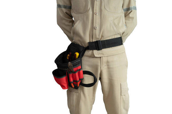 Крупный план Электрическая униформа с инструментальным поясом изолированы на белом фоне