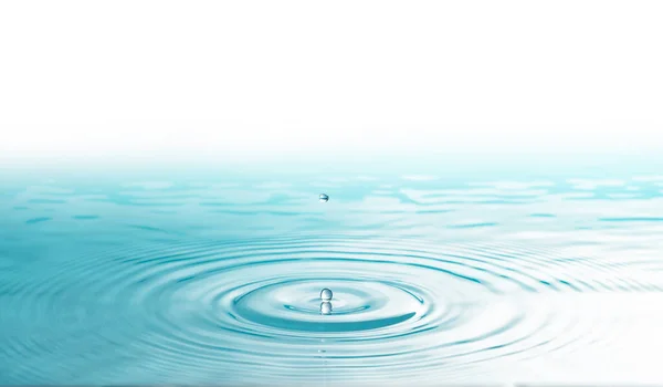 Брызги Воды Изолированы Белом Фоне — стоковое фото