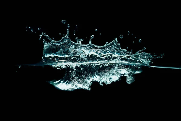 Víz Splash Elszigetelt Sötét Fekete Háttér — Stock Fotó