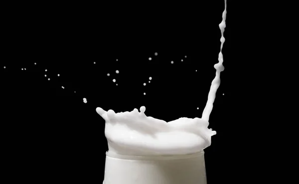 Witte Melk Splash Donkere Achtergrond — Stockfoto