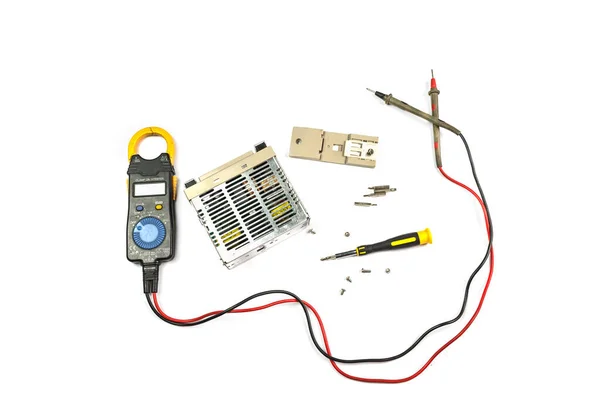 Multimeter Med Skruvmejsel Vit Bakgrund — Stockfoto