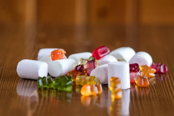 Bir sürü renkli Şeker