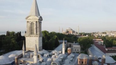 Topkapı Sarayı ve İstanbul Tarihi Yarımadası 'nın havadan görünüşü.