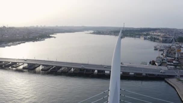 Αεροφωτογραφία της Γέφυρας Unkapani και του Χρυσού Κέρατος 4K Πλάνα στην Τουρκία — Αρχείο Βίντεο
