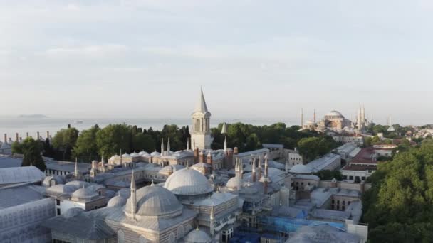 공중에서 본 탑 카피 궁전 과 이스탄불 역사 반도. — 비디오