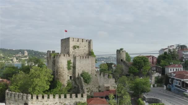 Luchtfoto van de Anatolische vesting in Istanbul. 4K Beelden in Turkije — Stockvideo