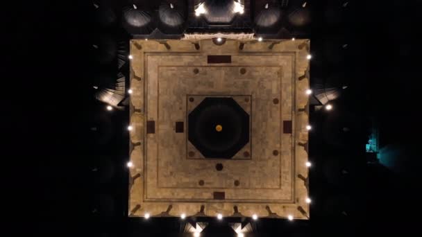 Vista aérea nocturna de la mezquita Bayezid en Estambul. Filmación 4K en Turquía — Vídeos de Stock