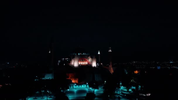 Aerial night view of Hagia Sophia in Istanbul. 4K Footage in Turkey — Stock Video
