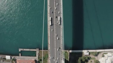 İstanbul 'daki Boğaz Köprüsü' nün havadan görünüşü