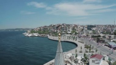 Uskudar Meydanı 'nın havadan görüntüsü. Türkiye 'de 4K Görüntüsü