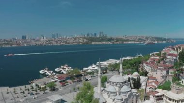 Uskudar Meydanı 'nın havadan görüntüsü. Türkiye 'de 4K Görüntüsü