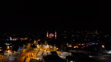 Mihrimah Sultan Camii 'nin hava gece görüşü. 