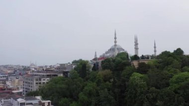 İstanbul 'daki Süleyman Camii' nin havadan görünüşü. Türkiye 'de 4K Görüntüsü