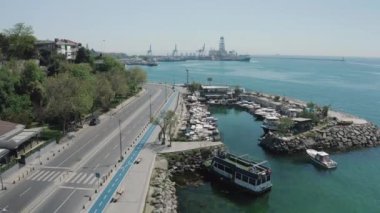 Uskudar Manzarası 'nın havadan görünüşü. Türkiye 'de 4K Görüntüsü