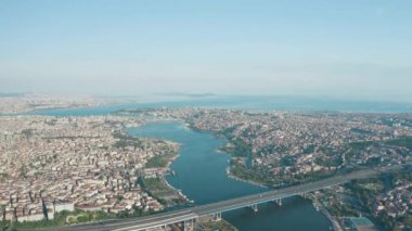 İstanbul 'daki Altın Boynuz' un havadan görünüşü. Türkiye 'de 4K Görüntüsü