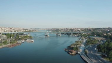 İstanbul 'daki Altın Boynuz' un havadan görünüşü. Türkiye 'de 4K Görüntüsü