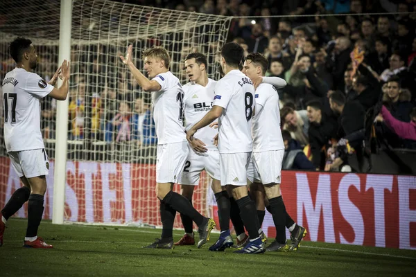 Valencia España Febrero Jugadores Valencia Celebran Gol Durante Partido Uefa — Foto de Stock