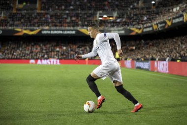 Valencia, İspanya - 7 Mart: Rodrigo Uefa Avrupa Ligi sırasında top ile maç Valencia Cf ve Fc Krasnodar Mestalla Stadı nda arasında 7 Mart 2019 Valencia, İspanya