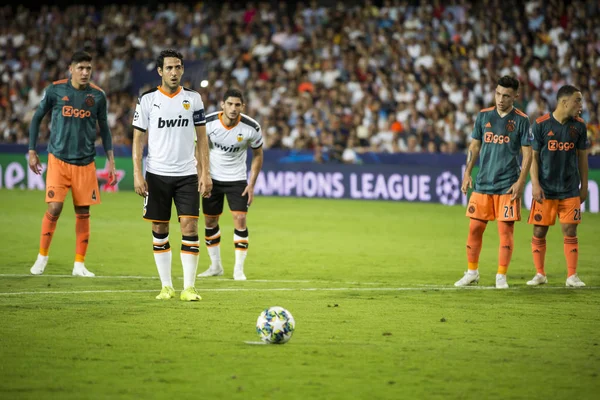 Valencia Espanha Outubro 2019 Parejo Chuta Uma Penalidade Durante Jogo — Fotografia de Stock