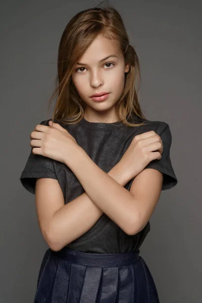 Beautiful Teenager Girl Posing Camera — Stock Photo, Image