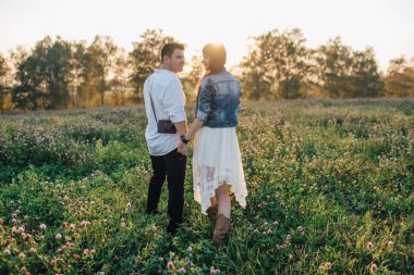 Güzel genç çift doğa, aşk hikayesi