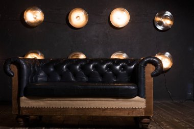 Serin loft iç siyah deri kanepe
