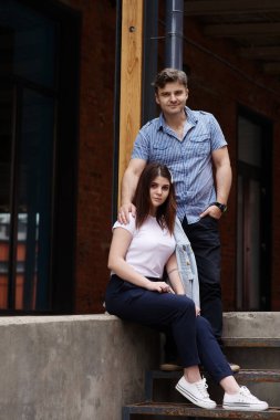 Olgun babası ve güzel genç kızı.