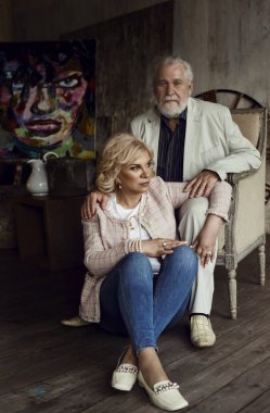 Yetişkin, zarif bir aile.