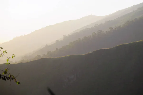 日出时的山景 — 图库照片