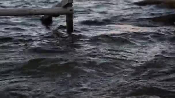Волны Обрушивающиеся Побережье Ибицы Закате — стоковое видео