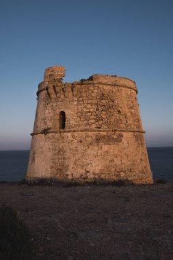 Torre del cap de Barbaria, Barbarya 'nın uzak köşesinde.