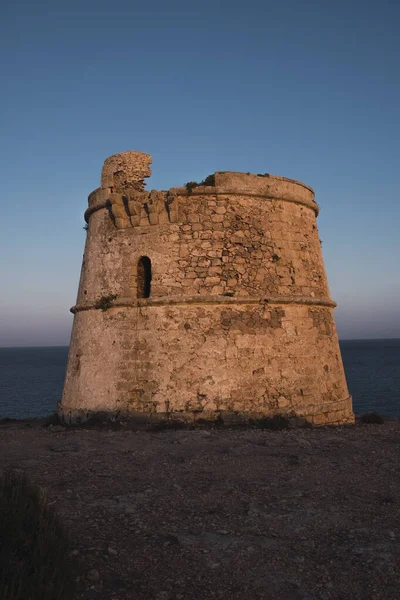 Torre del cap de Barbaria, Barbarya 'nın uzak köşesinde.