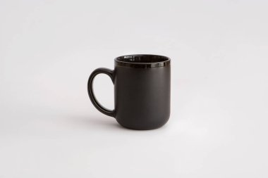 flüt turuncu bardak, güneşin altında uzun gölgeler.