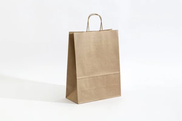 kese kağıdı, kese kağıdı, kese kağıdı, kese kağıdı, orta paket, dikey kese kağıdı, eko kese kağıdı, yemek teslimatı, alışveriş, ambalaj, boş, model, beyaz arka plan, beyaz, izole edilmiş, markasız, damgasız, mağaza, satış, perakende, sho