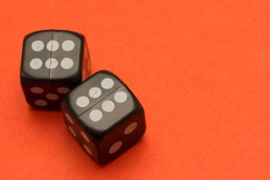 Masa oyunları için eski siyah kemikler