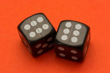 Masa oyunları için eski siyah kemikler