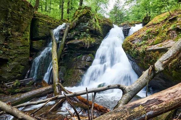 Beautiful Voievodyn Waterfall Ukrainian Carpathians Powerful Stream Water Flows Huge — Stock Photo, Image