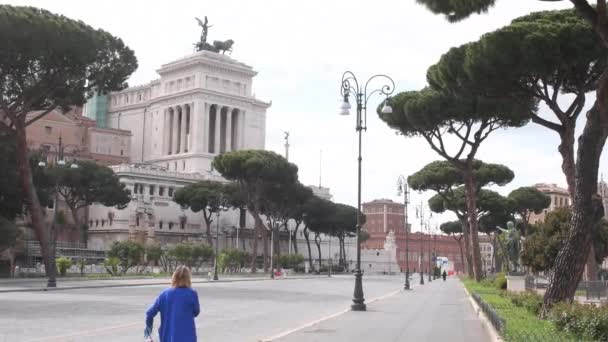 Rom den 23 april 2020: Rom övergivet eller på väg att stängas för nödsituationer covid-19 — Stockvideo